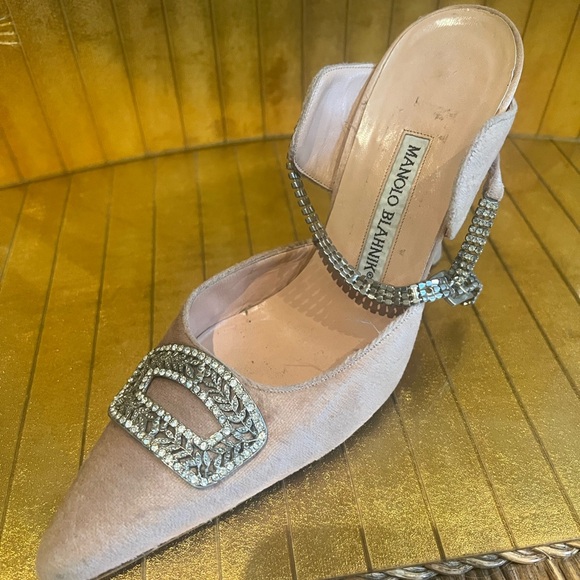Manolo Blanik, pink rhinestone crystal buckled mule shoe high heel - Picture 3 of 16